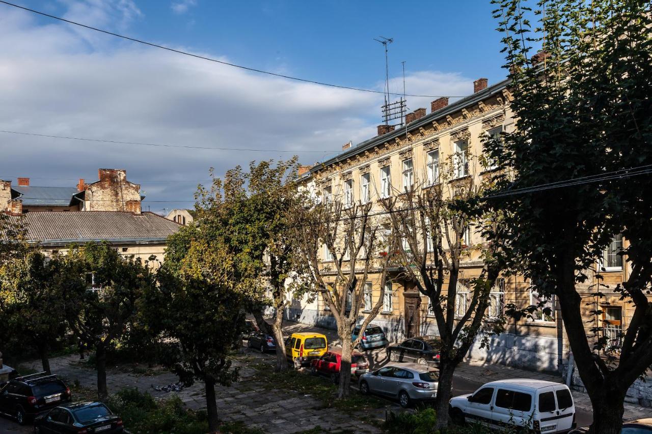 Ostriv Hostel *